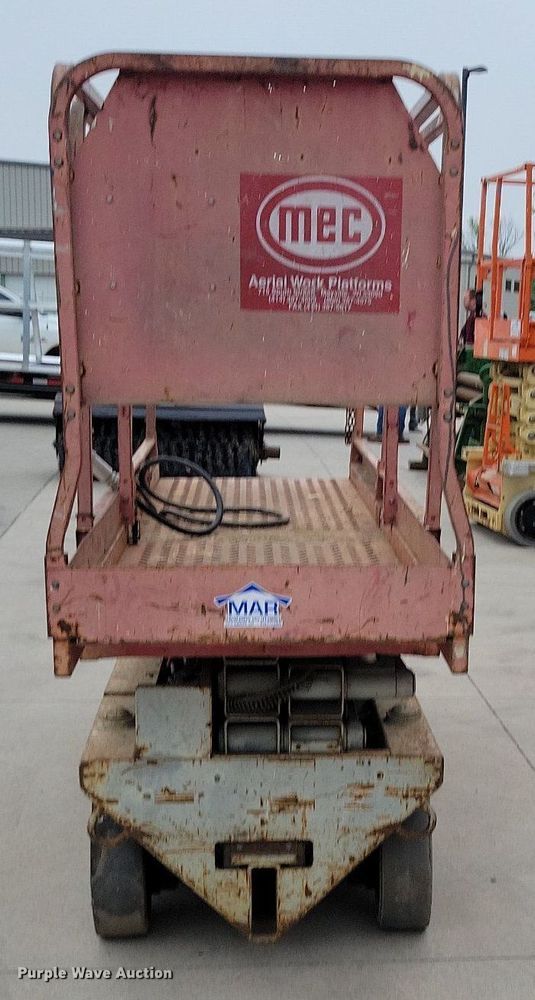 image for item DI3069 MEC 2033ES scissor lift