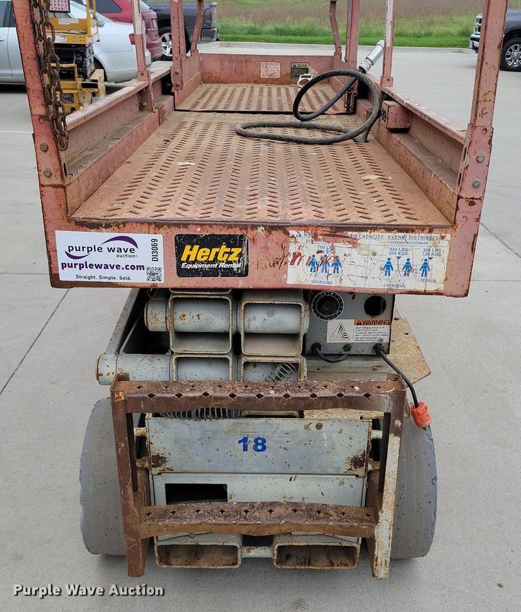 image for item DI3069 MEC 2033ES scissor lift