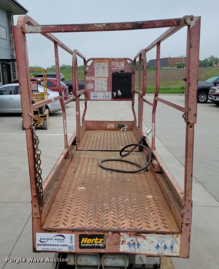 image for item DI3069 MEC 2033ES scissor lift