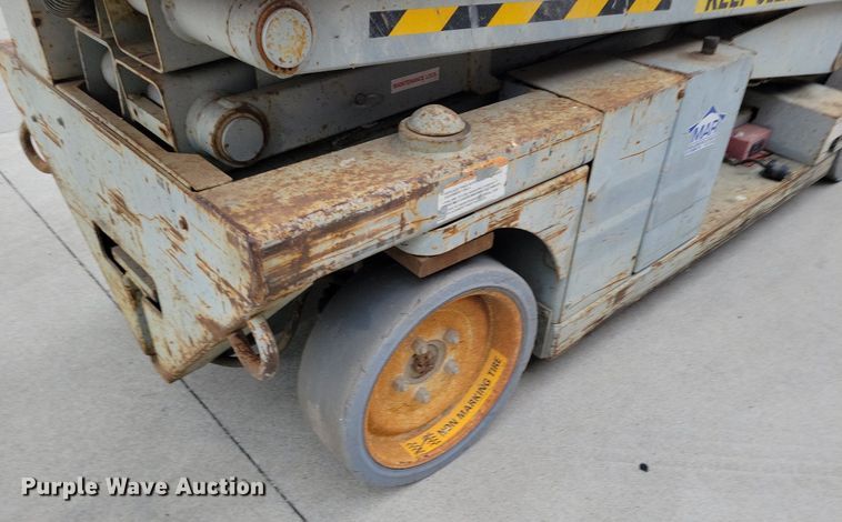 image for item DI3069 MEC 2033ES scissor lift