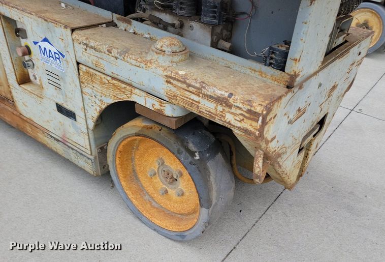 image for item DI3069 MEC 2033ES scissor lift