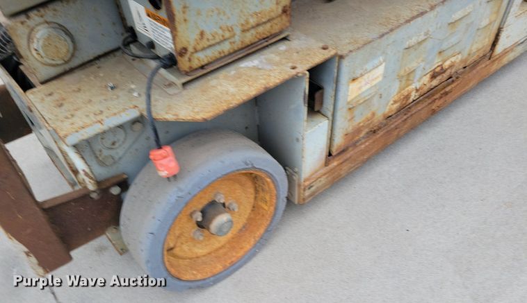 image for item DI3069 MEC 2033ES scissor lift