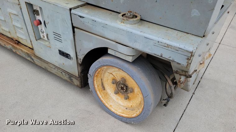 image for item DI3070 MEC 2033 scissor lift