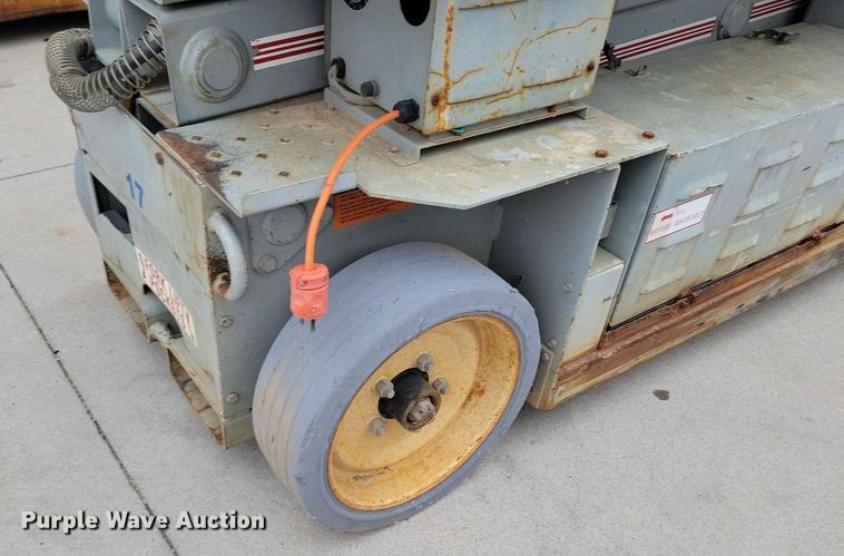 image for item DI3070 MEC 2033 scissor lift