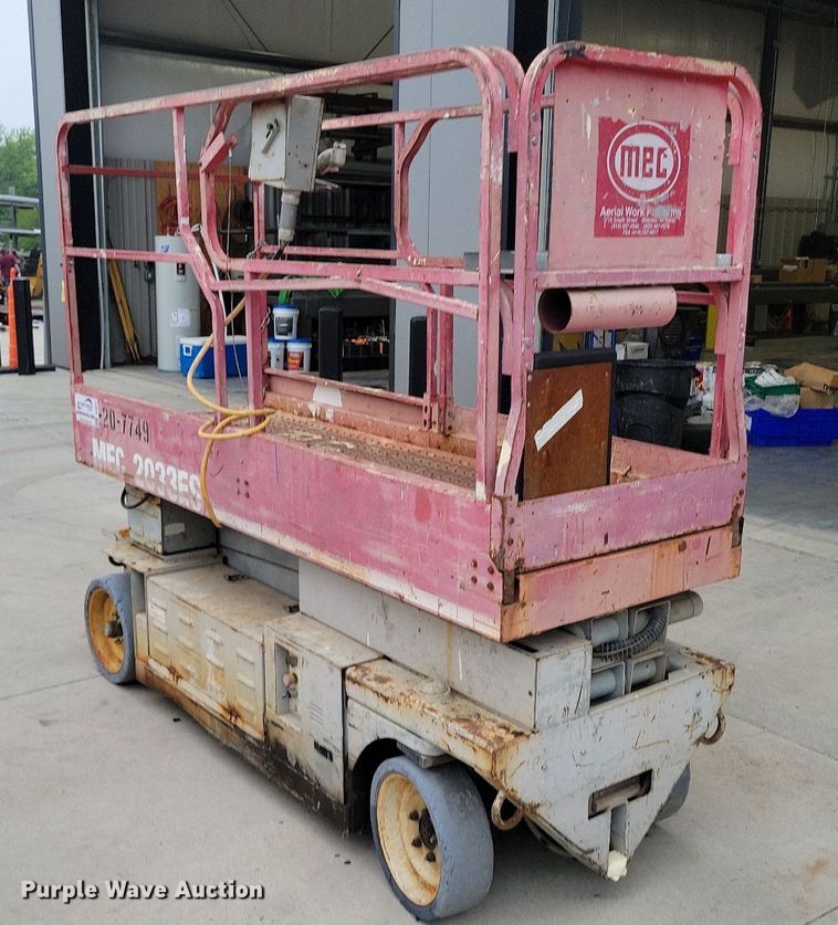 image for item DI3071 MEC 2033ES scissor lift