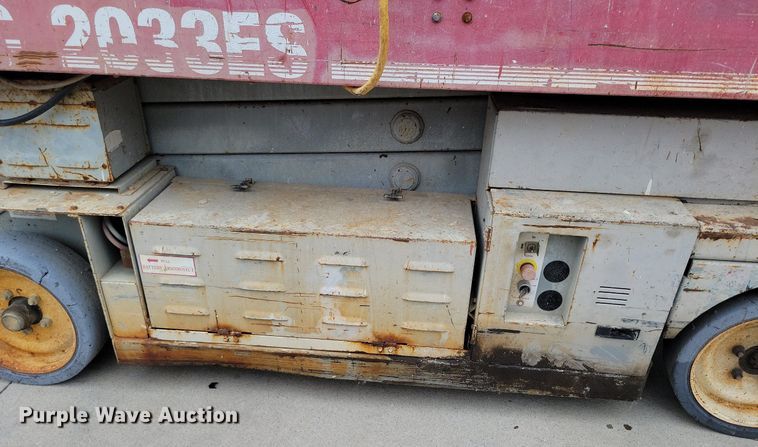 image for item DI3071 MEC 2033ES scissor lift