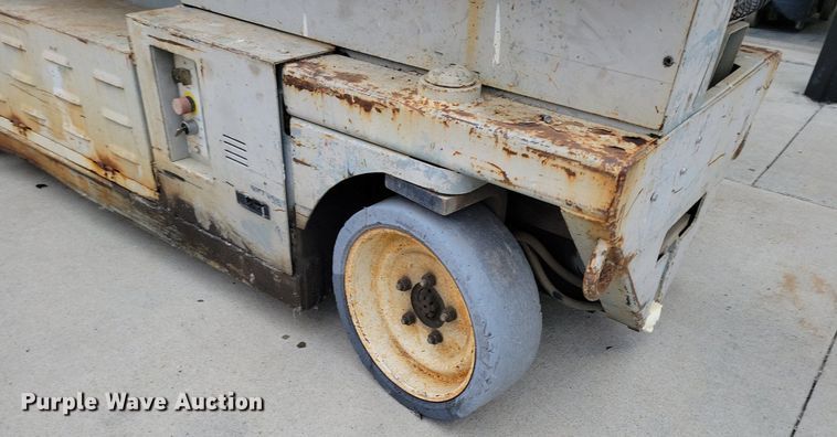 image for item DI3071 MEC 2033ES scissor lift