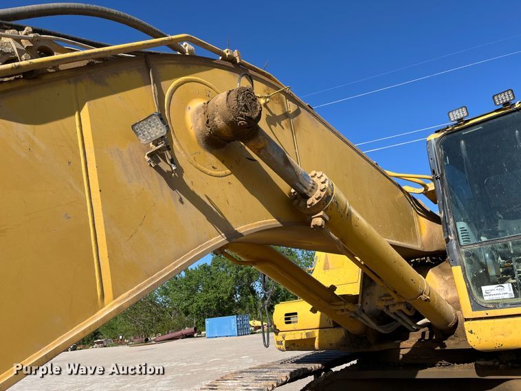 image for item DJ6239 2006 Komastu PC600LC-8 long reach excavator