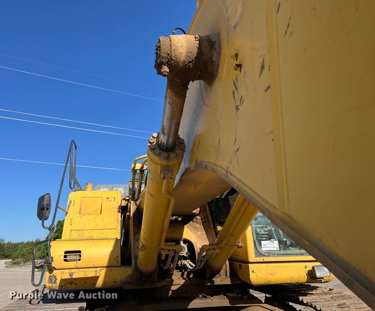 image for item DJ6239 2006 Komastu PC600LC-8 long reach excavator
