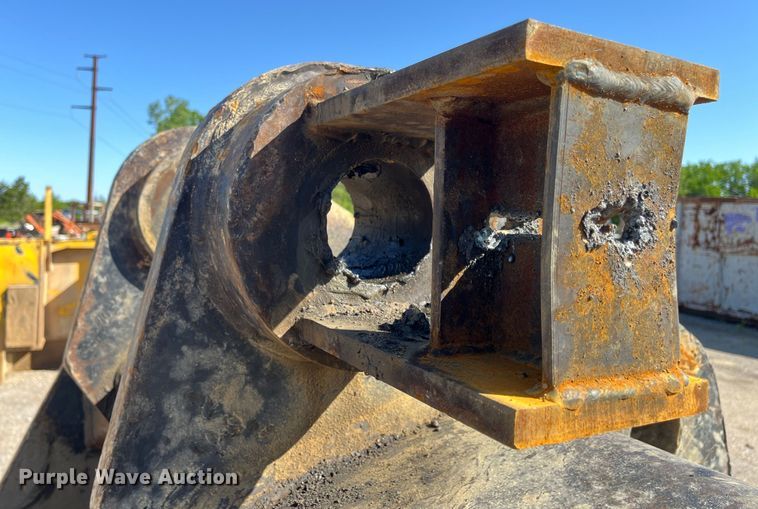 image for item DJ6239 2006 Komastu PC600LC-8 long reach excavator