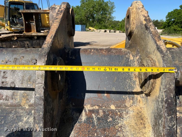 image for item DJ6239 2006 Komastu PC600LC-8 long reach excavator