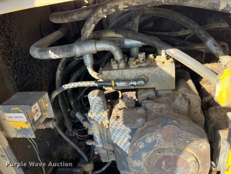 image for item DJ6239 2006 Komastu PC600LC-8 long reach excavator