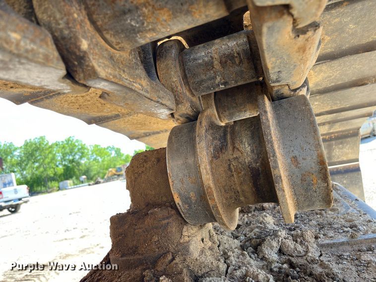 image for item DJ6239 2006 Komastu PC600LC-8 long reach excavator