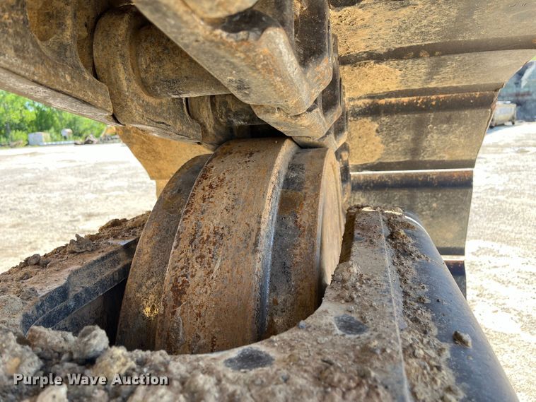 image for item DJ6239 2006 Komastu PC600LC-8 long reach excavator