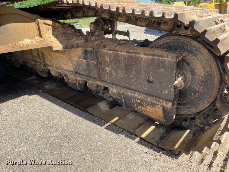 image for item DJ6239 2006 Komastu PC600LC-8 long reach excavator