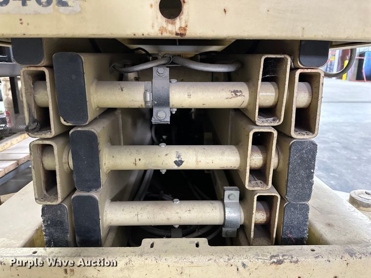 image for item DK6577 1998 JLG 2646-E scissor lift