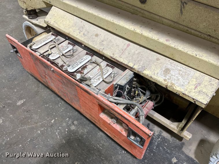 image for item DK6577 1998 JLG 2646-E scissor lift