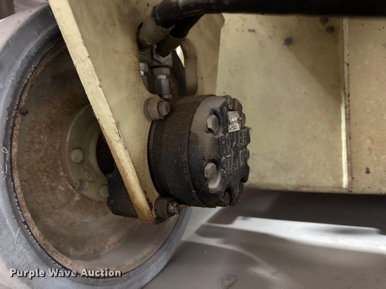 image for item DK6577 1998 JLG 2646-E scissor lift