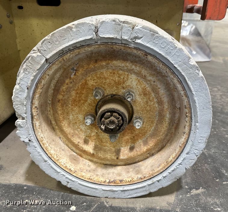 image for item DK6577 1998 JLG 2646-E scissor lift