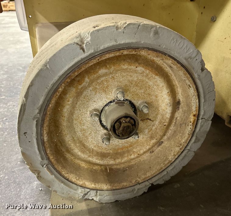 image for item DK6577 1998 JLG 2646-E scissor lift