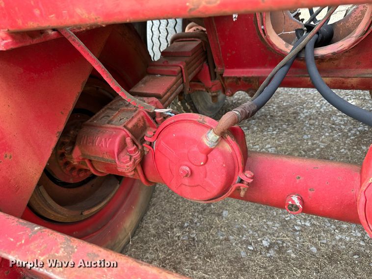 image for item DM2686 1977 tank trailer