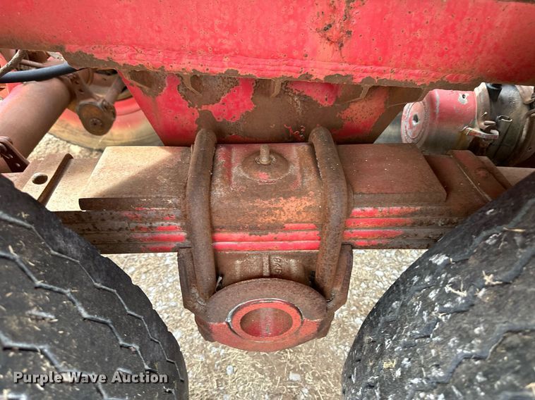 image for item DM2686 1977 tank trailer