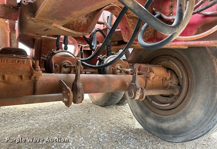 image for item DM2686 1977 tank trailer