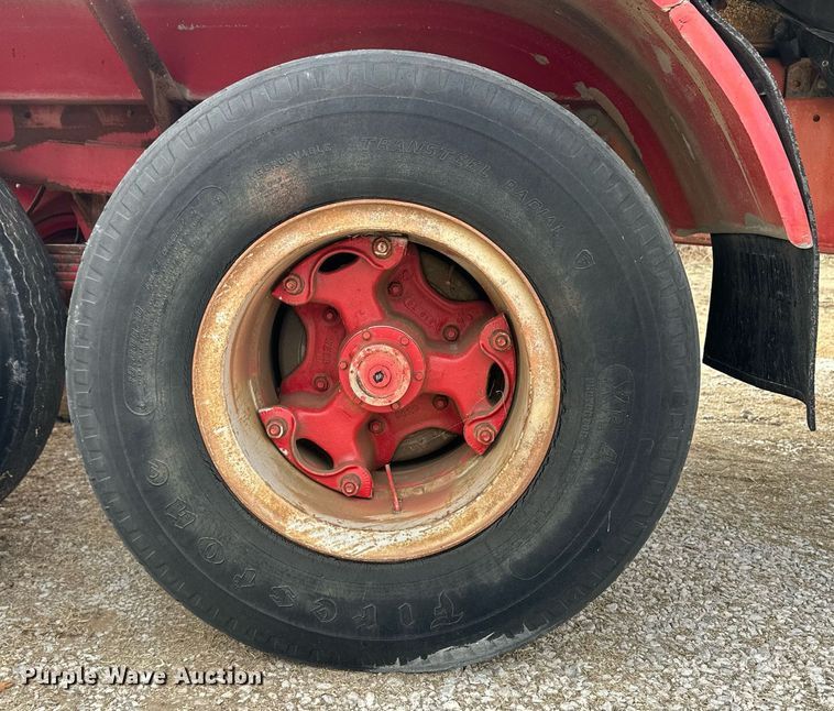 image for item DM2686 1977 tank trailer