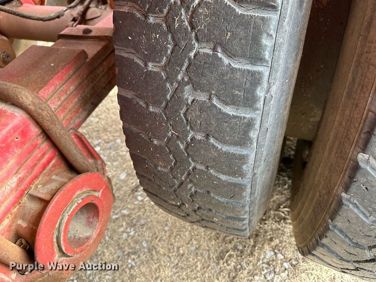 image for item DM2686 1977 tank trailer