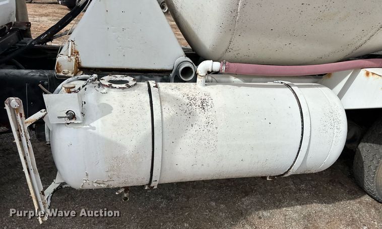 image for item DM2693 1986 Mack DM685S ready mix truck