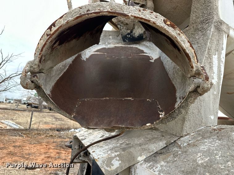 image for item DM2693 1986 Mack DM685S ready mix truck