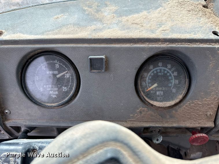 image for item DM2693 1986 Mack DM685S ready mix truck