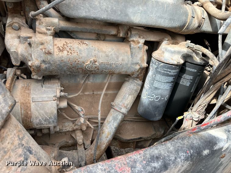 image for item DM2693 1986 Mack DM685S ready mix truck