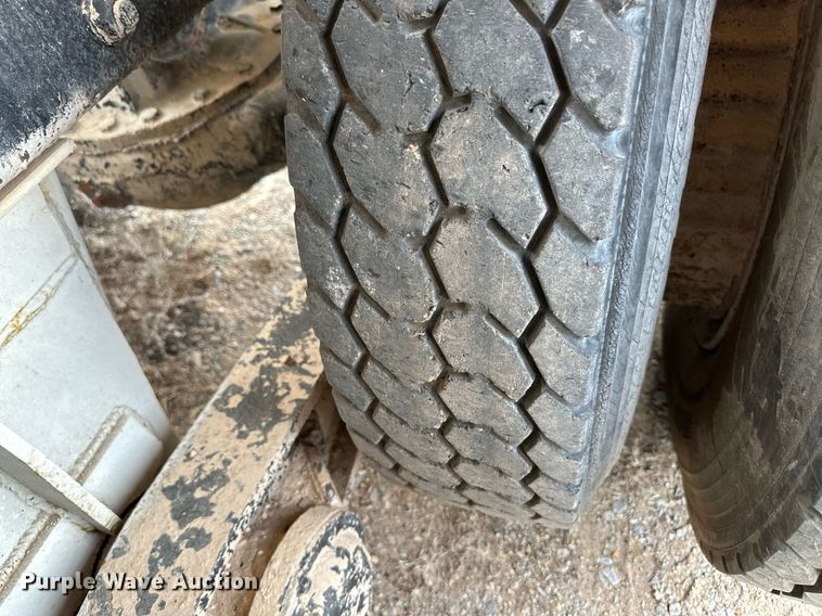 image for item DM2693 1986 Mack DM685S ready mix truck