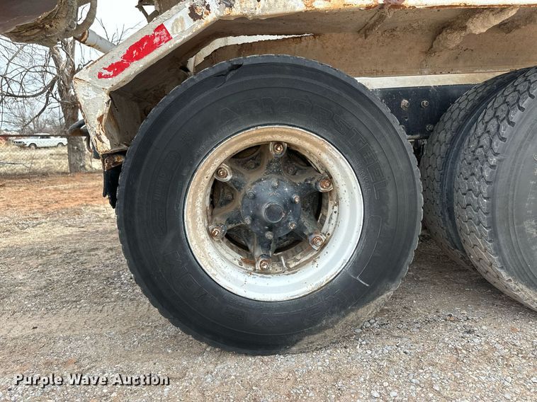 image for item DM2693 1986 Mack DM685S ready mix truck