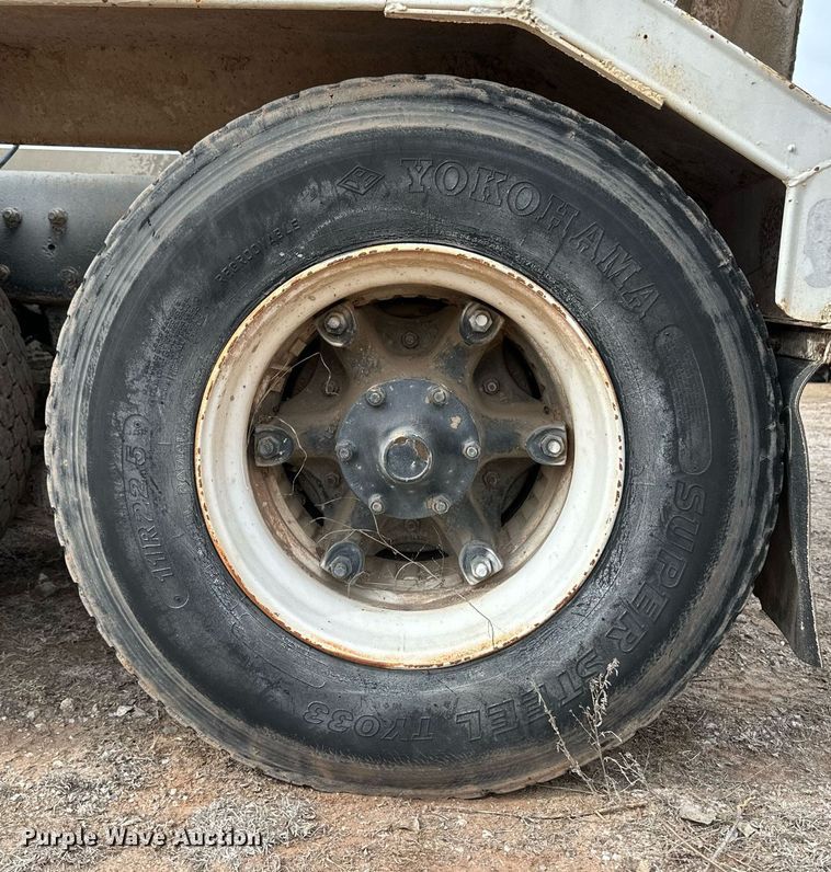 image for item DM2693 1986 Mack DM685S ready mix truck