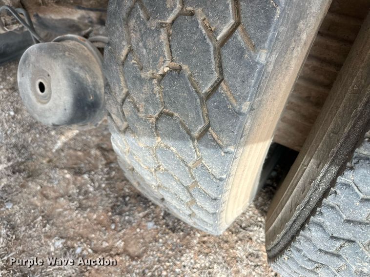 image for item DM2693 1986 Mack DM685S ready mix truck