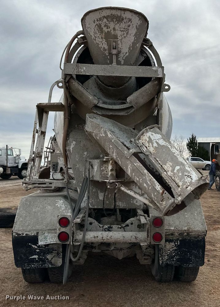 image for item DM2695 1974 Mack RD685S ready mix truck