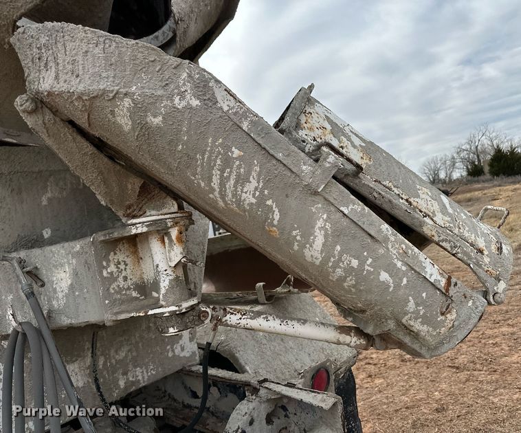 image for item DM2695 1974 Mack RD685S ready mix truck