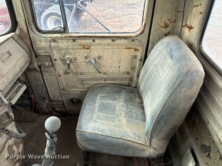 image for item DM2695 1974 Mack RD685S ready mix truck