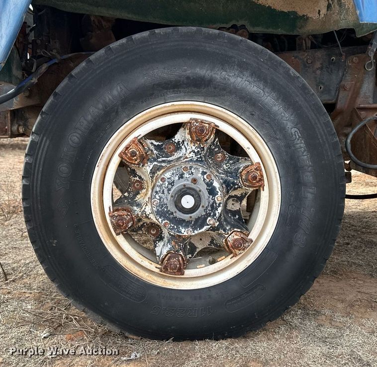 image for item DM2695 1974 Mack RD685S ready mix truck