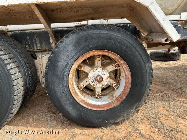 image for item DM2695 1974 Mack RD685S ready mix truck
