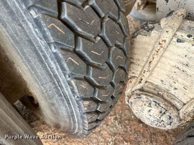 image for item DM2695 1974 Mack RD685S ready mix truck