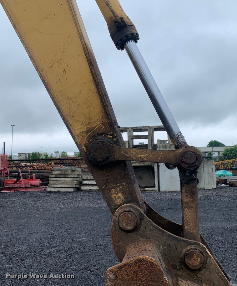 image for item DM7818 2010 Komatsu PC220LC excavator