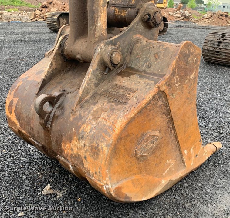 image for item DM7818 2010 Komatsu PC220LC excavator