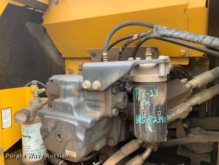 image for item DM7818 2010 Komatsu PC220LC excavator