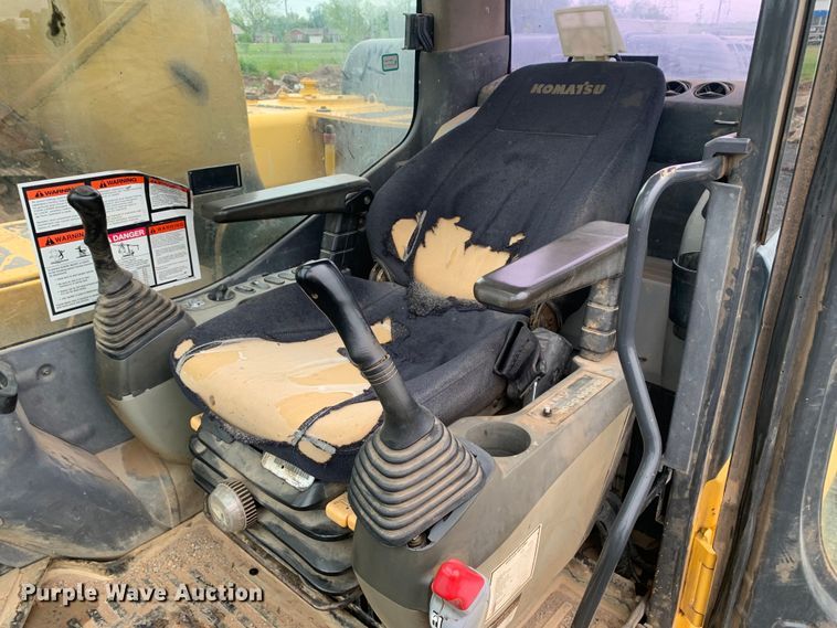 image for item DM7818 2010 Komatsu PC220LC excavator