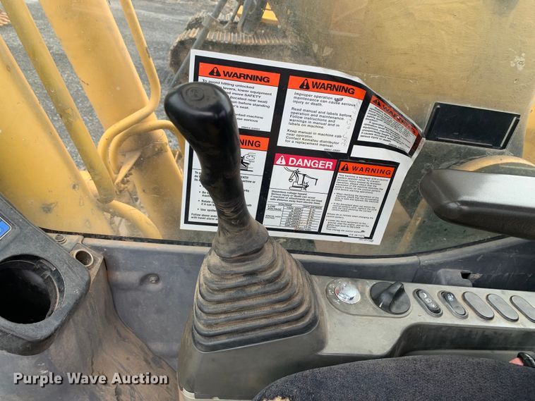 image for item DM7818 2010 Komatsu PC220LC excavator