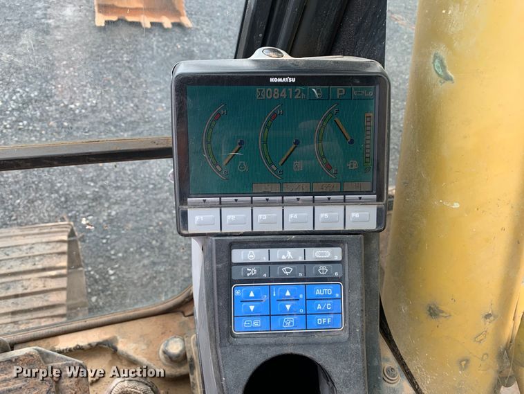 image for item DM7818 2010 Komatsu PC220LC excavator