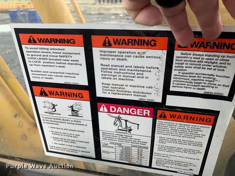 image for item DM7818 2010 Komatsu PC220LC excavator